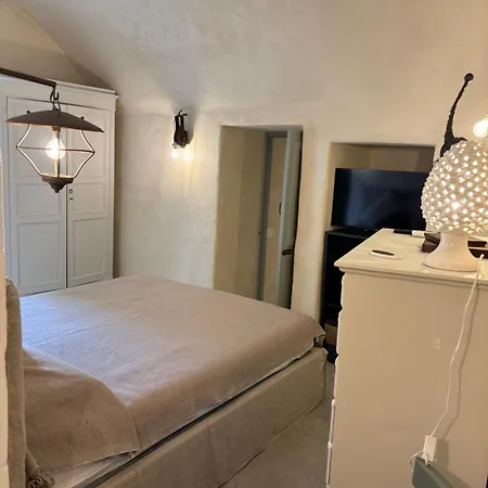 Casa Antica Tuie منزل للإقامة